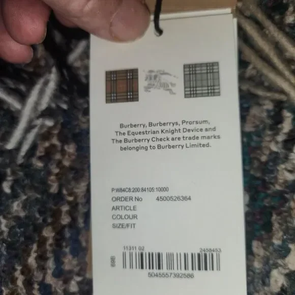 Burberry Classic Beige Nova Check Scarf - Picture 4 of 6